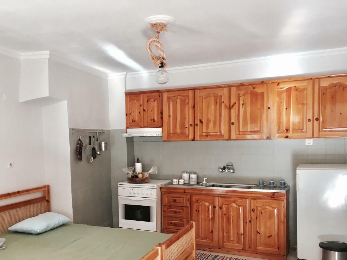 Vitina'S Little House Hotel ภายนอก รูปภาพ